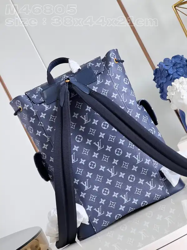 First bag ru LOUIS VUITTON CHRISTOPHER MM