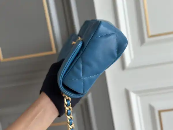 CHANEL 19 FLAP BAG