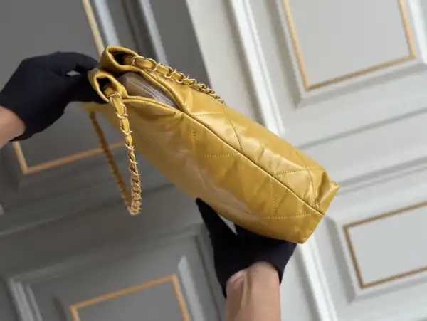 CHANEL 22 SMALL HANDBAG