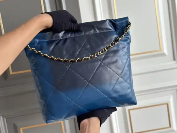 CHANEL 22 SMALL HANDBAG