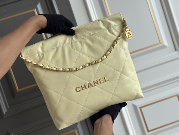 CL 22 SMALL HANDBAG