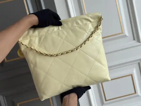 CHANEL 22 SMALL HANDBAG