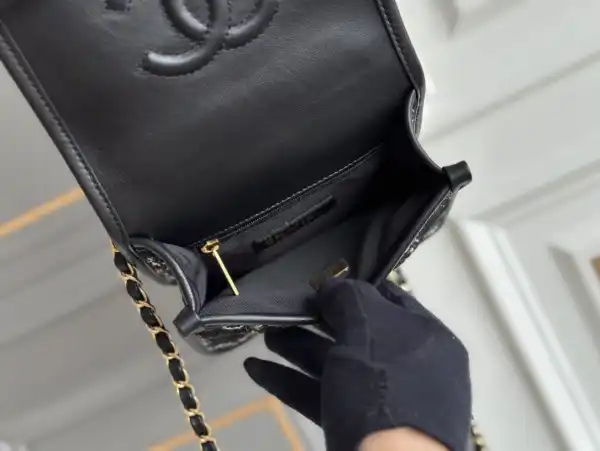 CHANEL flap bag