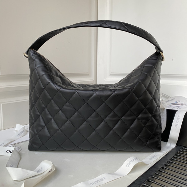 CL MAXI HOBO HANDBAG