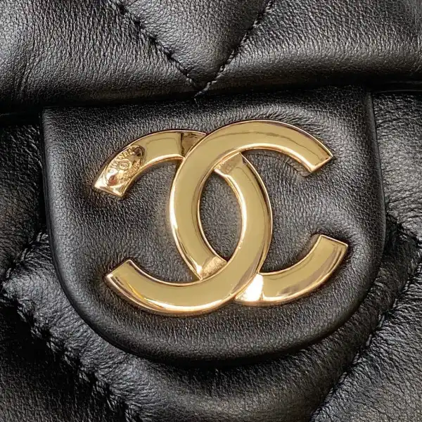 CHANEL Shopping Bag Shiny Lambskin