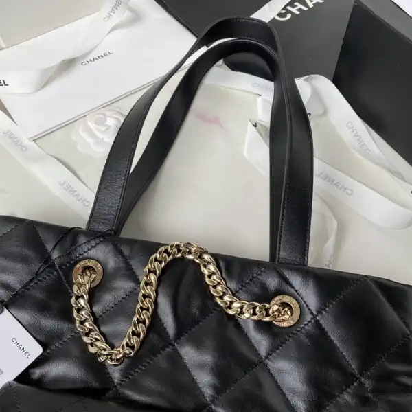 CHANEL Shopping Bag Shiny Lambskin