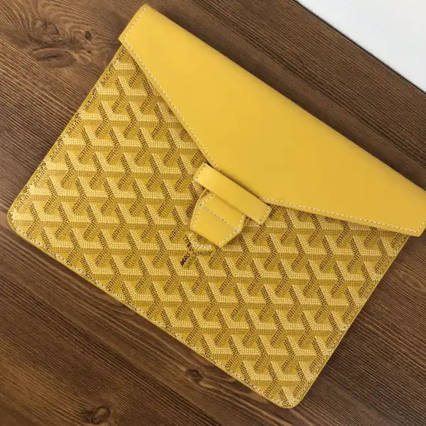 First bag ru Goyard Commando Envelope CHANELutch