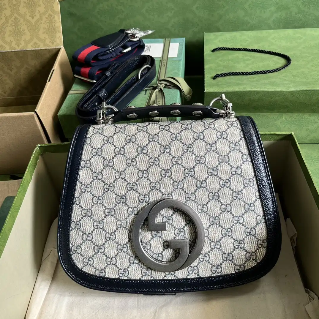 First bag ru GUCCI Blondie medium shoulder bag