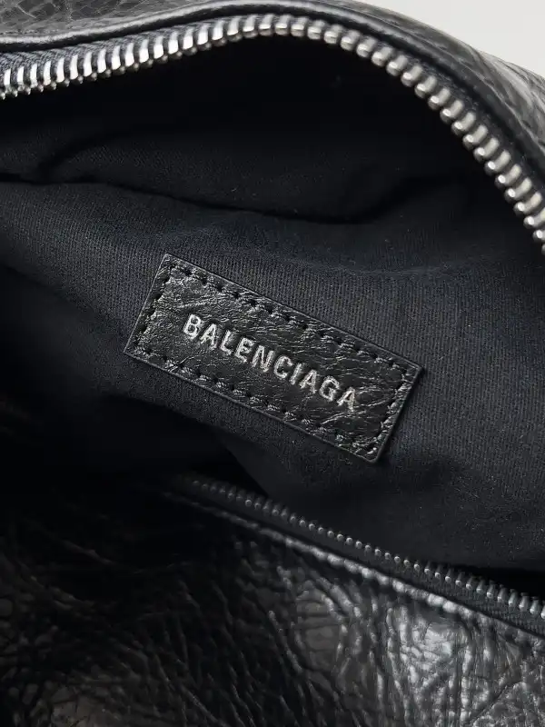 BALENCIAGA SUPERBUSY LARGE SLING BAG