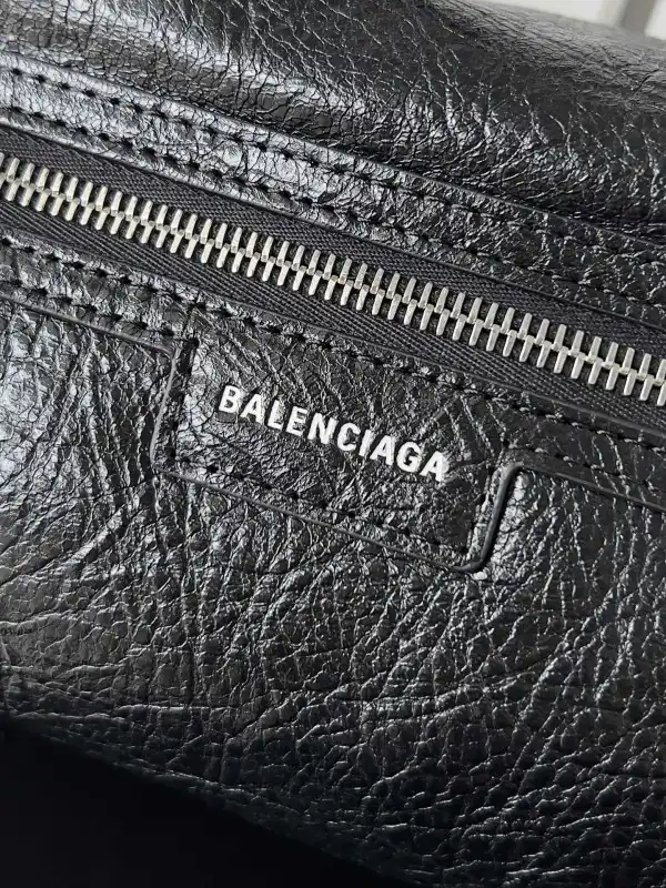 Bagsoffer yupoo BALENCIAGA SUPERBUSY XS SLING BAG