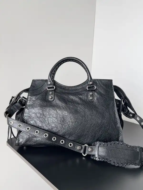 BALENCIAGA WOMEN'S NEO CAGOLE CITY HANDBAG