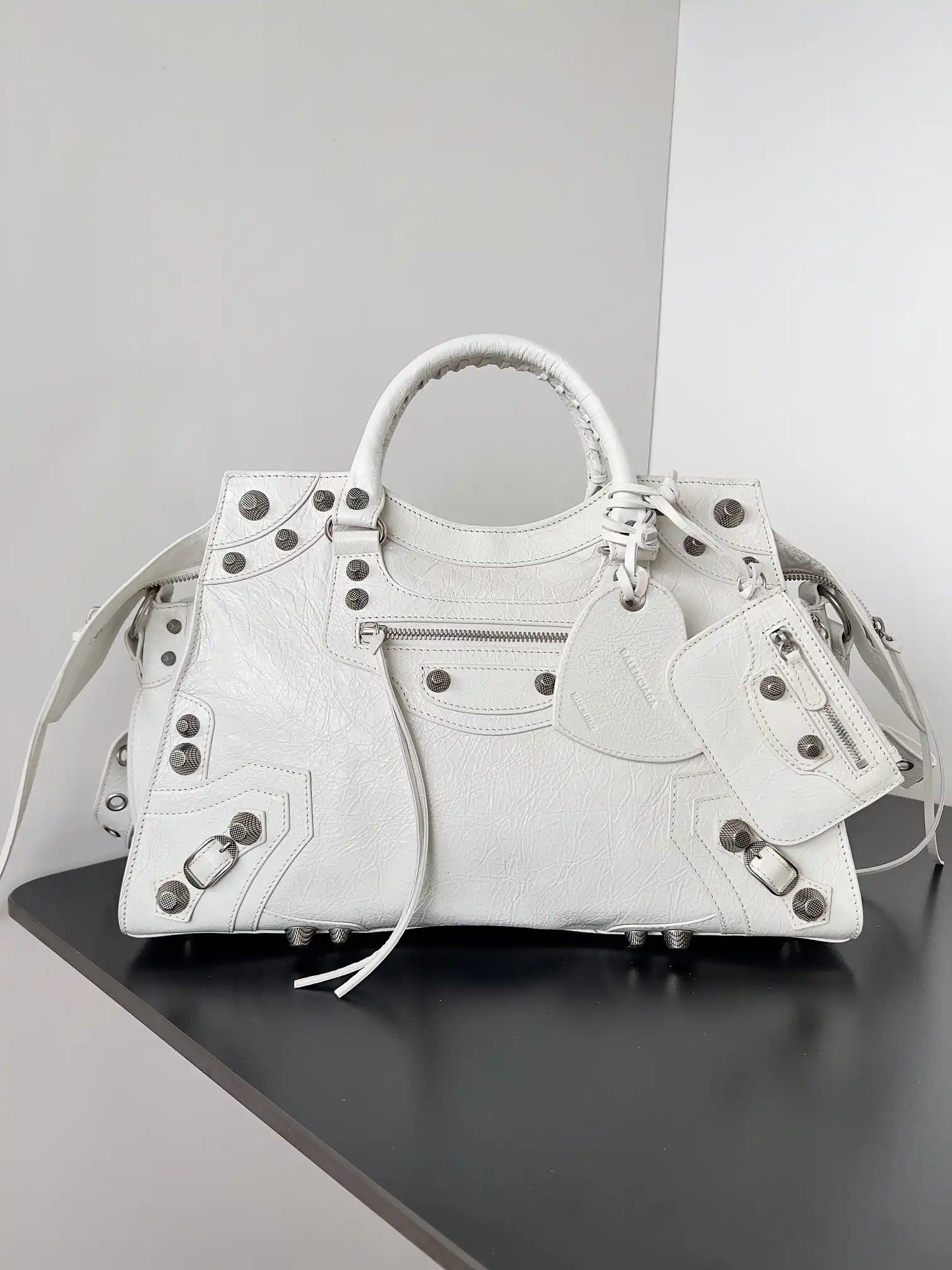 TO BALENCIAGA WOMEN'S NEO CAGOLE CITY HANDBAG