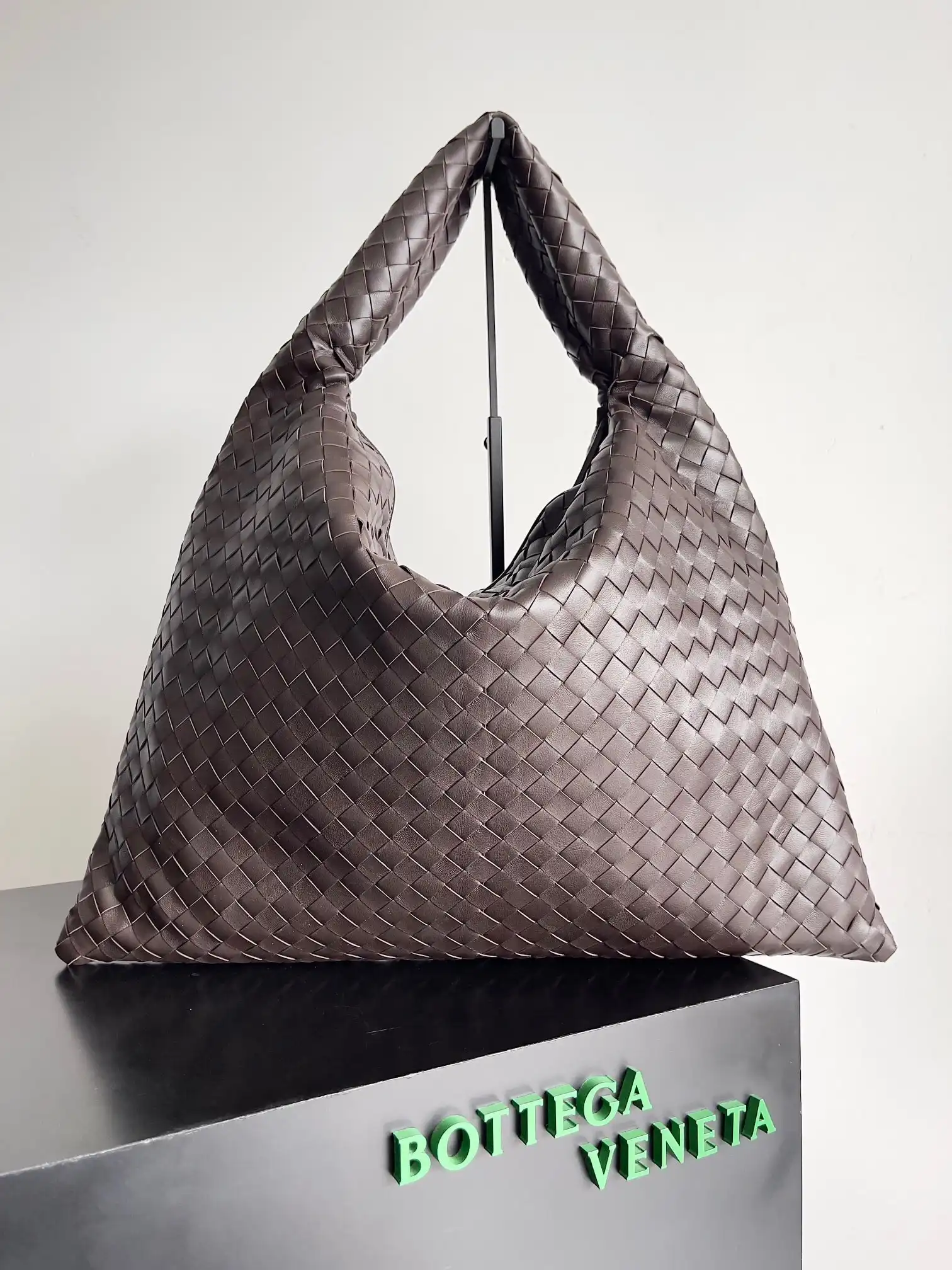 First bag ru BOTTEGA VENETA Large Hop