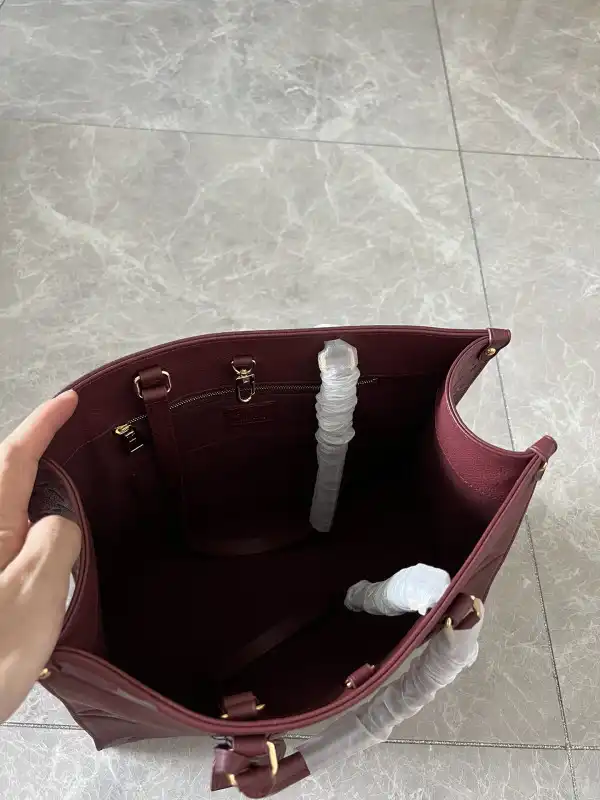 First bag ru LOUIS VUITTON ONTHEGO MM