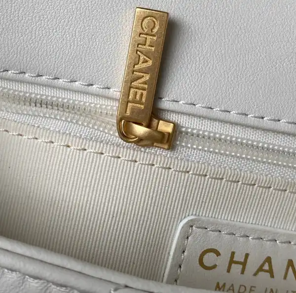 CHANEL SMALL FLAP BAG