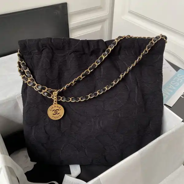 CHANEL 22 SMALL HANDBAG