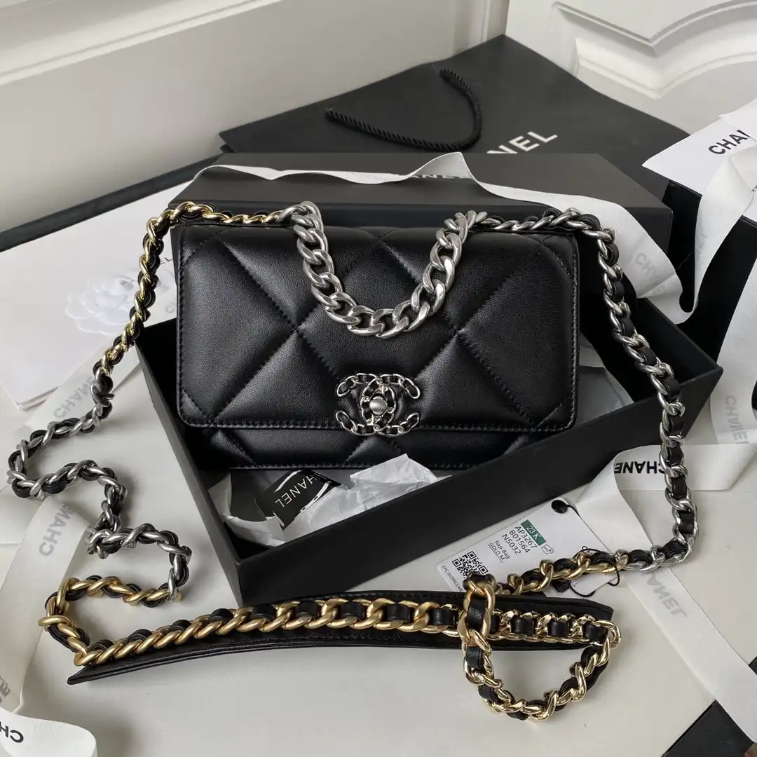 First bag ru CHANEL 19 WALLET ON CHAIN