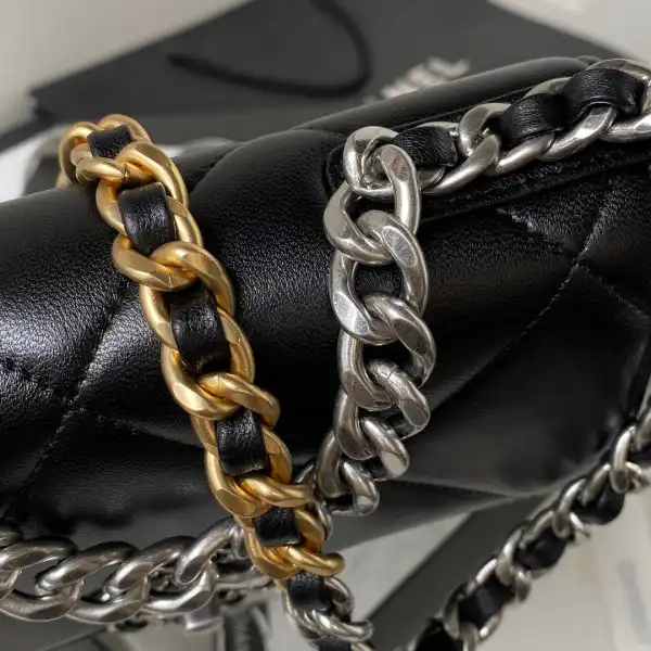 First bag ru CHANEL 19 WALLET ON CHAIN