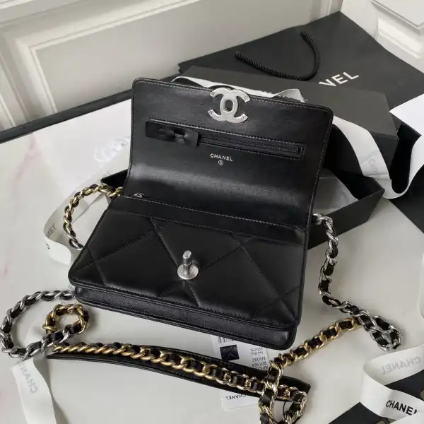 First bag ru CHANEL 19 WALLET ON CHAIN