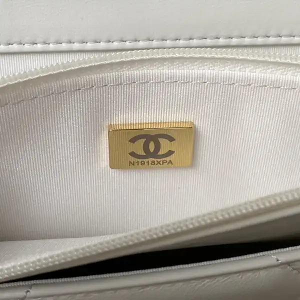 First bag ru CHANEL 19 WALLET ON CHAIN