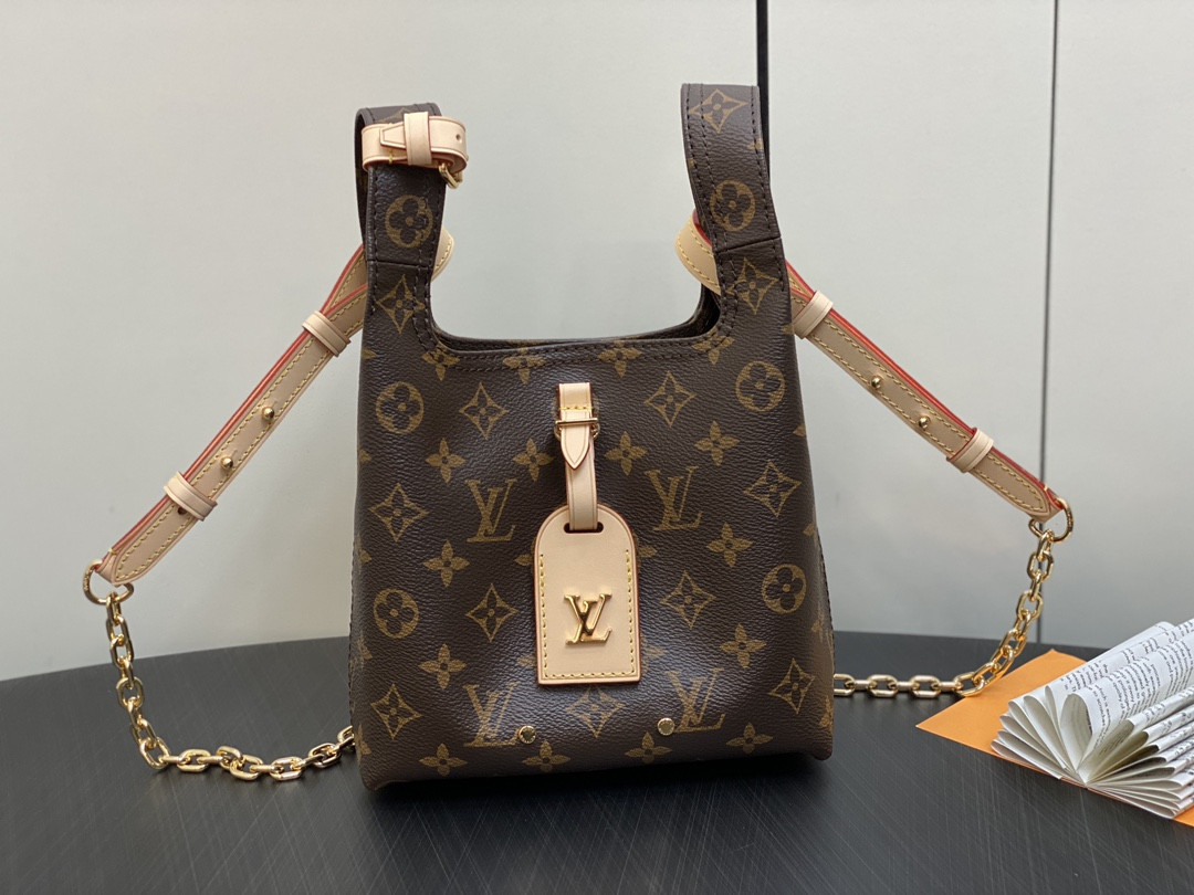 LOUIS VUITTON Atlantis BB