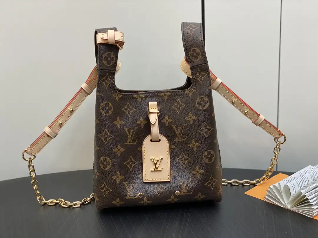 Frstbag ru LOUIS VUITTON Atlantis BB