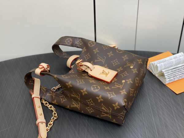 LOUIS VUITTON Atlantis BB