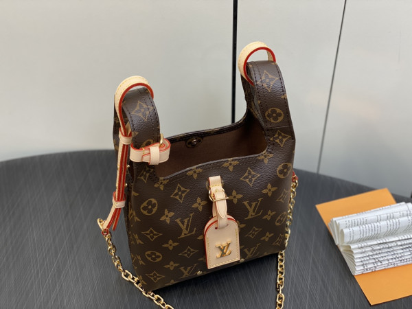 LOUIS VUITTON Atlantis BB