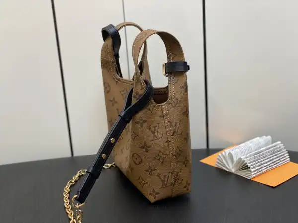 LOUIS VUITTON Atlantis BB