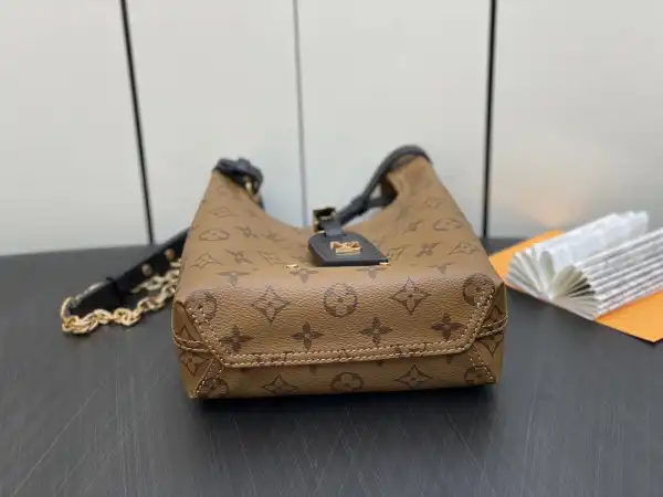 First bag ru LOUIS VUITTON Atlantis BB