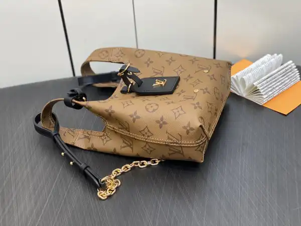 LOUIS VUITTON Atlantis BB