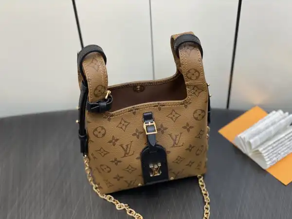 LOUIS VUITTON Atlantis BB