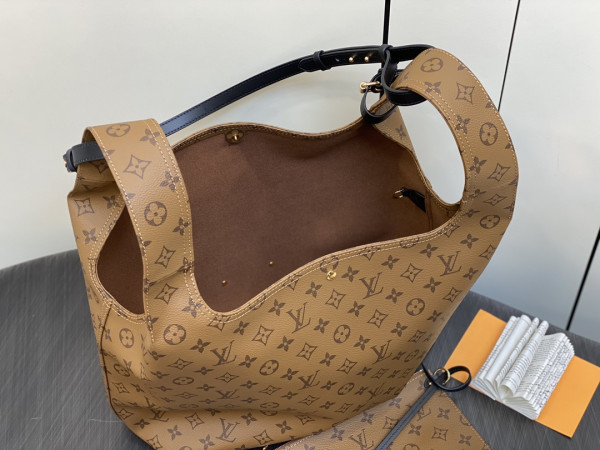 LOUIS VUITTON Atlantis GM