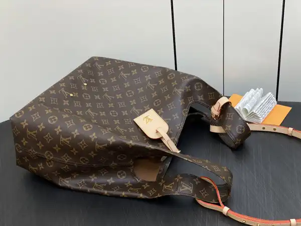 Frstbag ru LOUIS VUITTON Atlantis GM