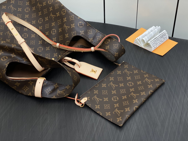 LOUIS VUITTON Atlantis GM