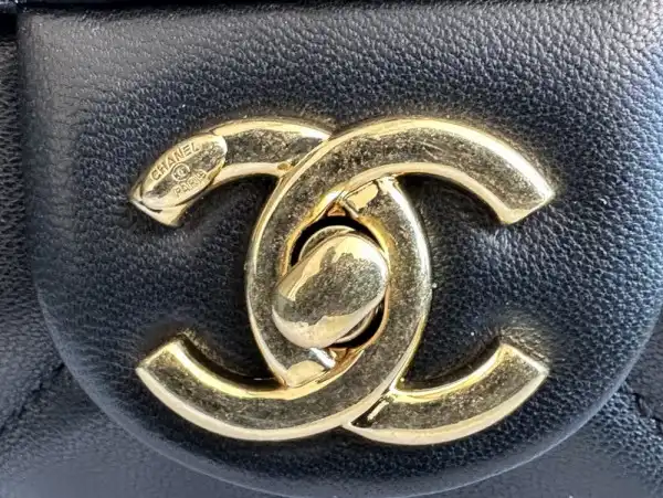 CHANEL SMALL FLAP BAG