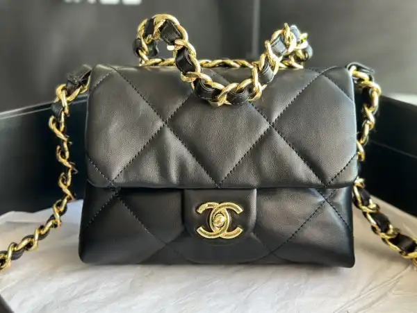 CL SMALL FLAP BAG