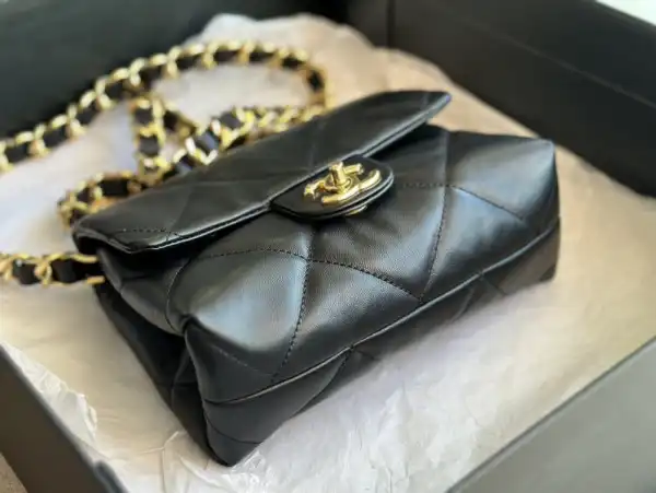 First bag ru CHANEL SMALL FLAP BAG