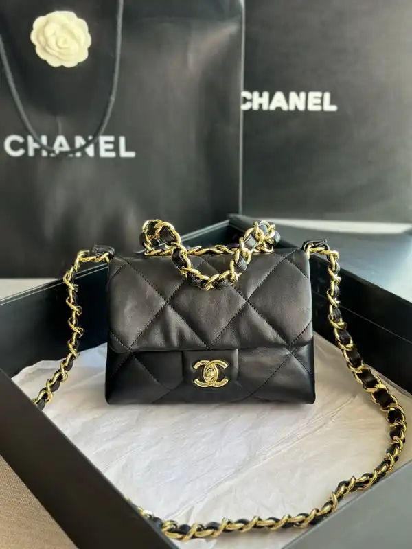 First bag ru CHANEL SMALL FLAP BAG