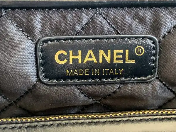 CHANEL 22 HANDBAG