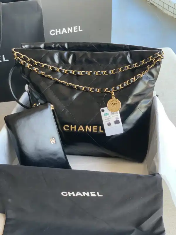 CHANEL 22 HANDBAG