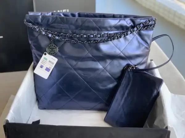 First Bag Ru CHANEL 22 HANDBAG