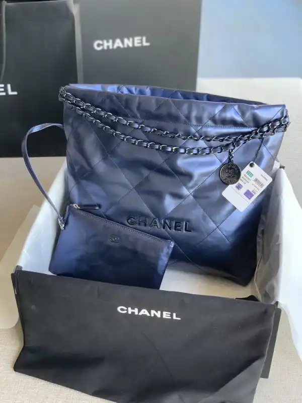 First Bag Ru CHANEL 22 HANDBAG