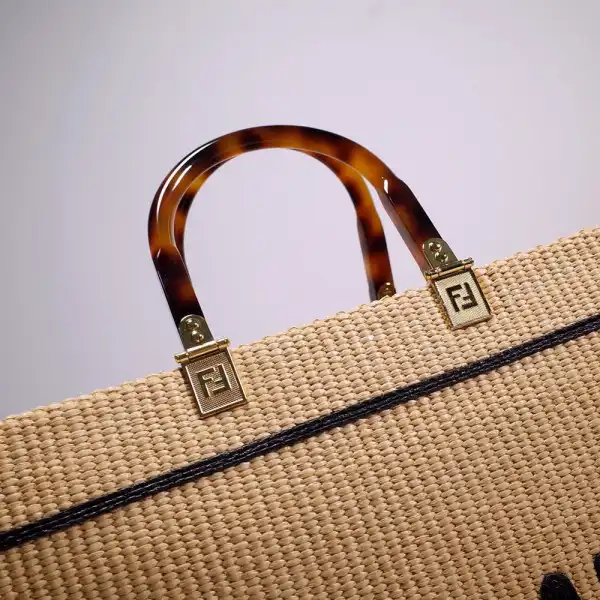 Firstbag Ru FENDI MEDIUM SUNSHINE