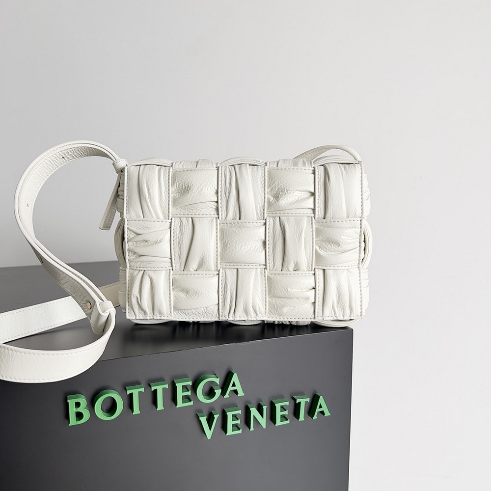 HOT SALE BOTTEGA VENETA CASSETTE