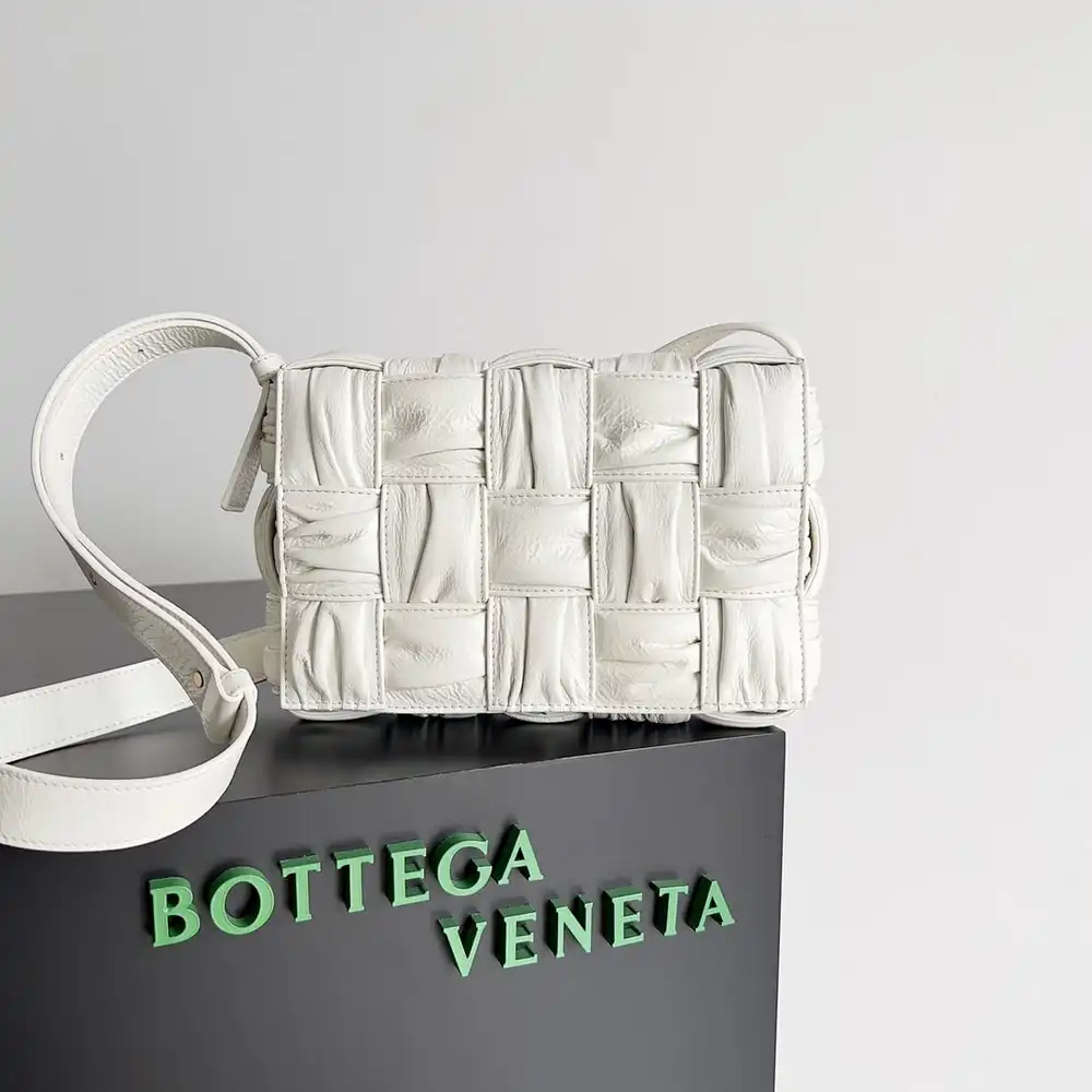 First bag ru BOTTEGA VENETA CASSETTE