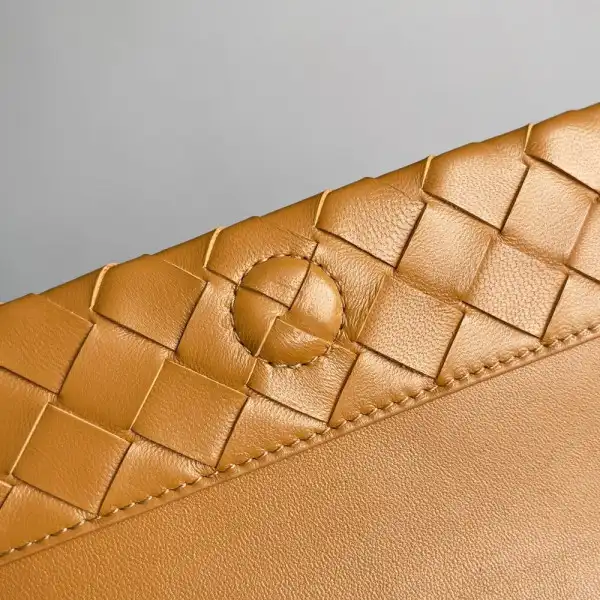 BOTTEGA VENETA Pouch On Strap