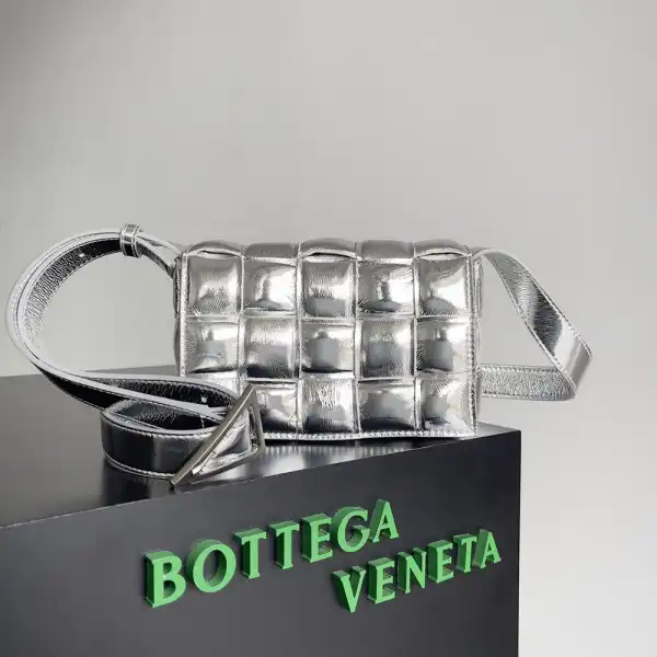 BOTTEGA VENETA CASSETTE