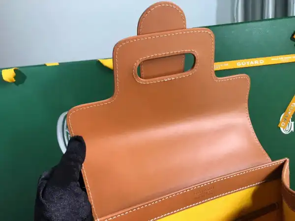 First bag ru GOYARD SAIGON SMALL