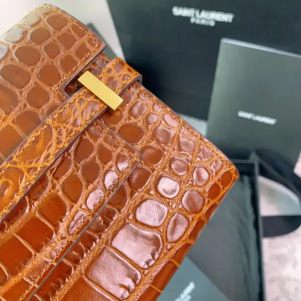 YSL MANHATTAN CHANELUTCH IN CROCODILE-EMBOSSED LEATHER